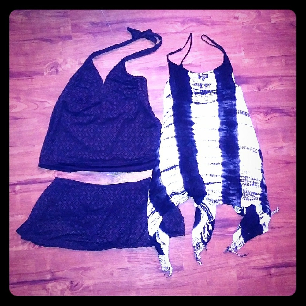 Black laced 2 piece Catalina swimwear w/throw